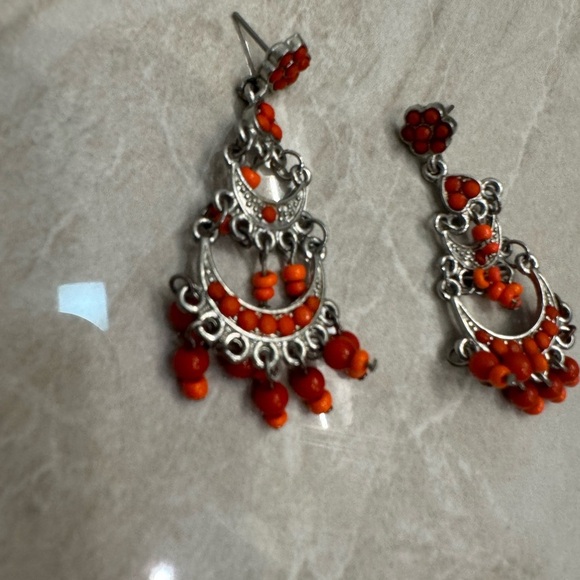 🔥HOT statement earrings 🔥 - Picture 4 of 4